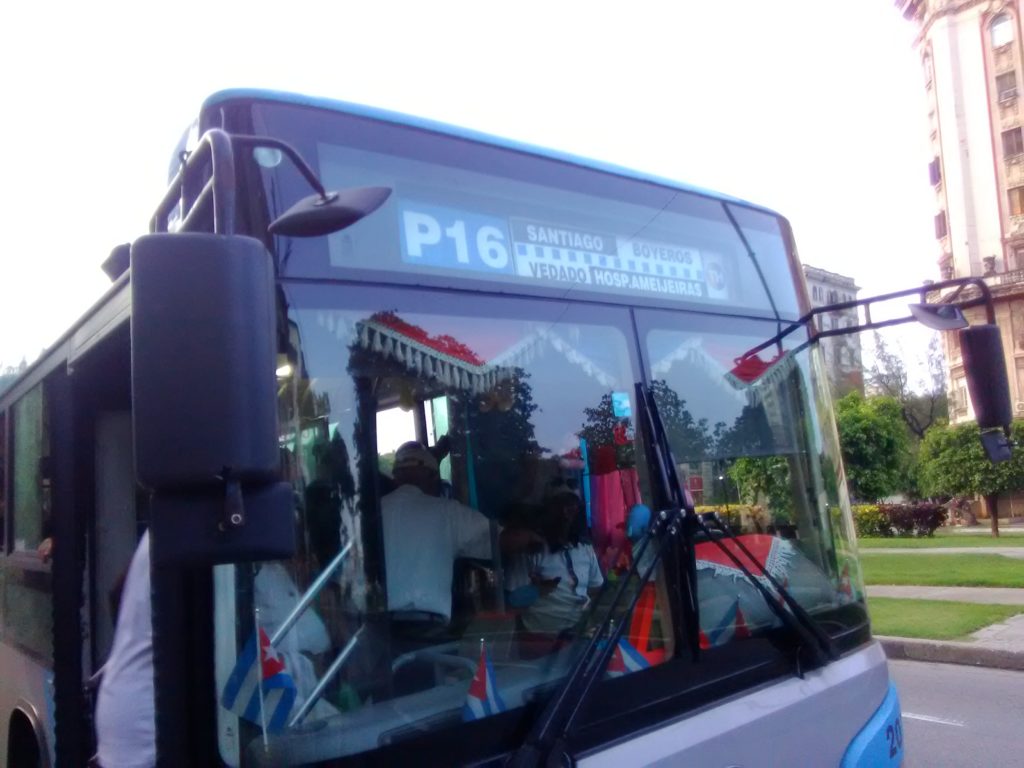 bus from La Habana airport to the city